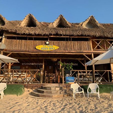 Hidden Beach Playa Tranquila Pendales Exterior photo